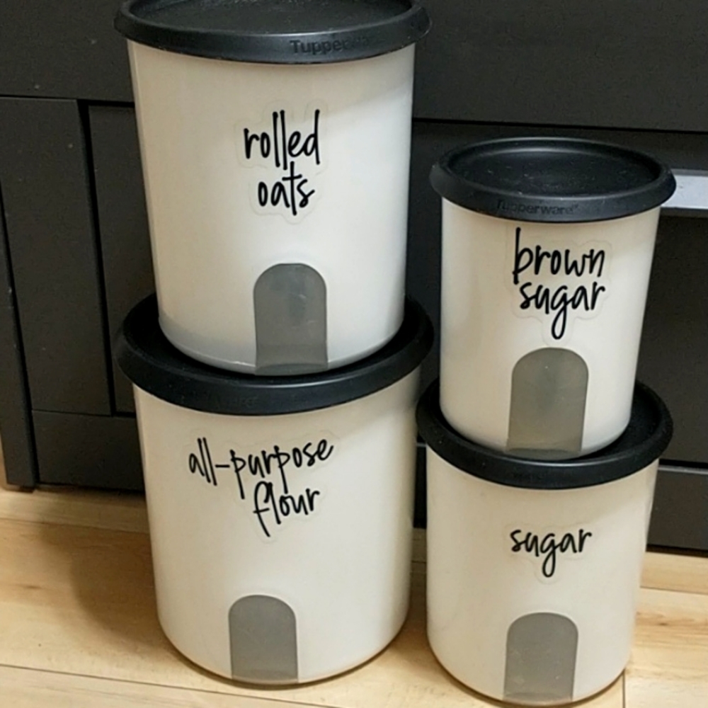 Tupperware 8 piece set - Picture 3 of 9